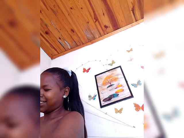 Sayrahsexy webcam