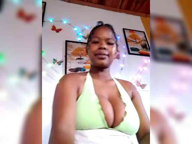 Sayrahsexy webcam