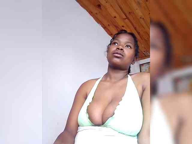 Sayrahsexy webcam