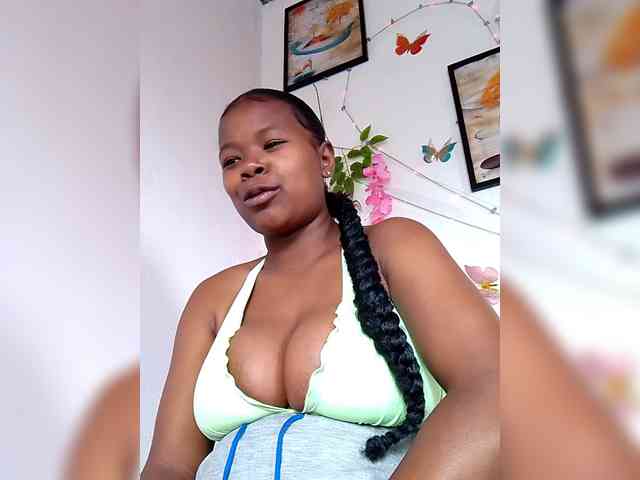 Modèle: Sayrahsexy