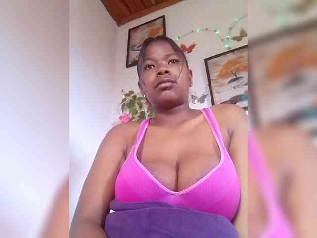 Sayrahsexy webcam