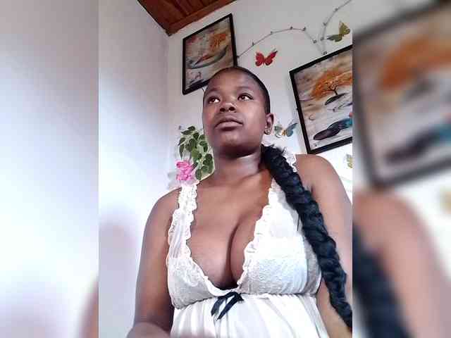 Sayrahsexy webcam