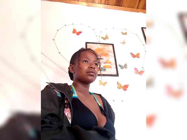 Sayrahsexy webcam