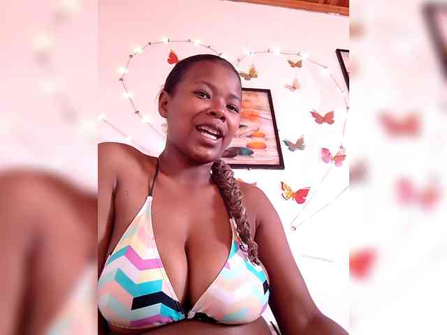 Modèle: Sayrahsexy