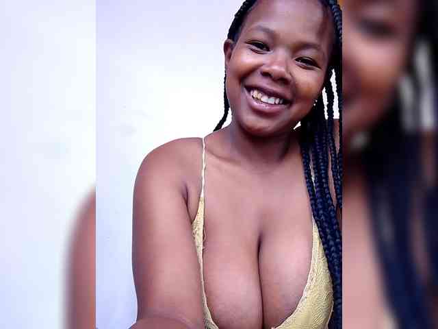 Modèle: Sayrahsexy