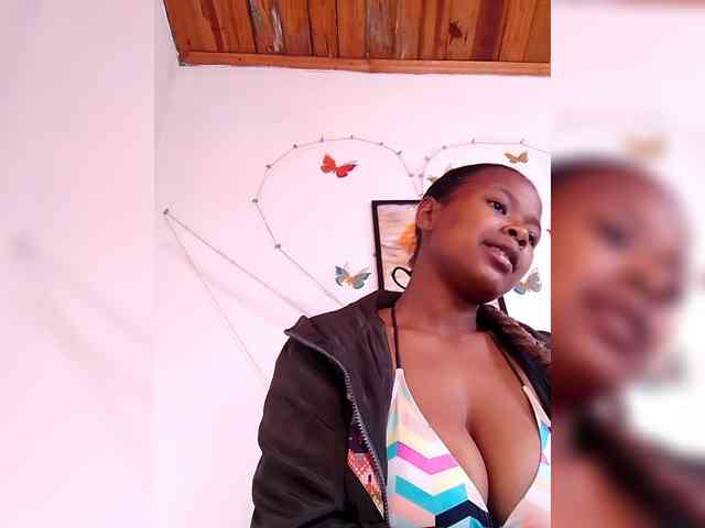 Modèle: Sayrahsexy