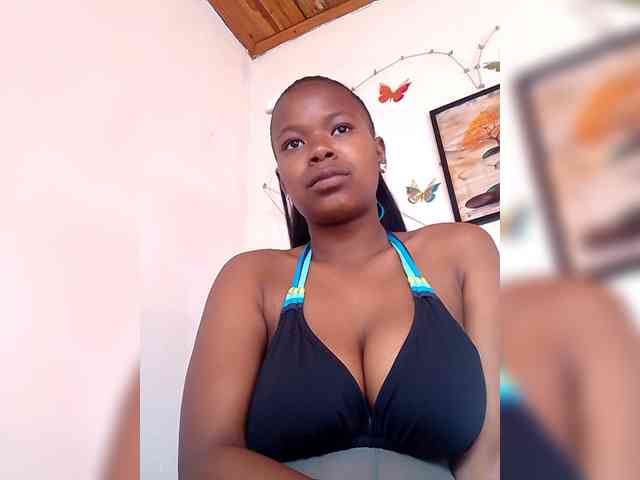 Modèle: Sayrahsexy