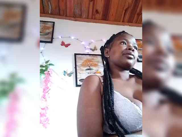 Sayrahsexy webcam