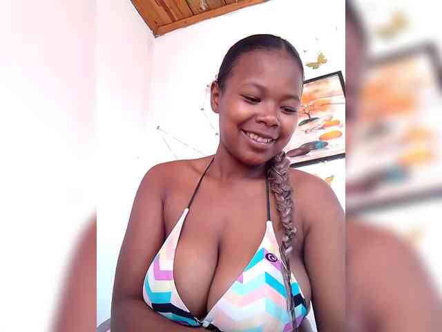 Modèle: Sayrahsexy