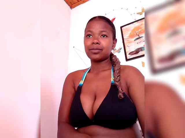 Modèle: Sayrahsexy
