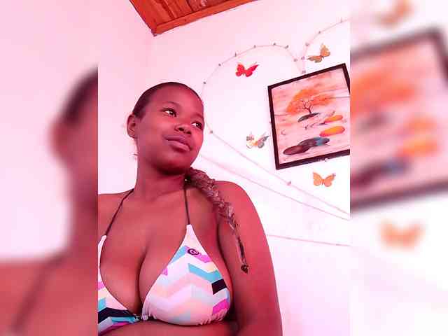 Modèle: Sayrahsexy