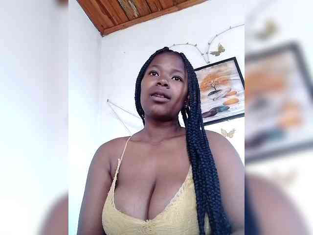 Sayrahsexy webcam