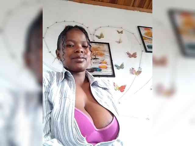 Modèle: Sayrahsexy