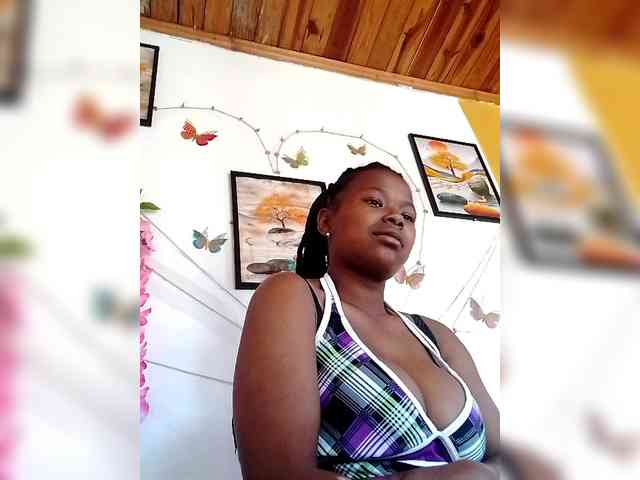 Modèle: Sayrahsexy