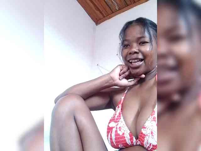 Sayrahsexy webcam