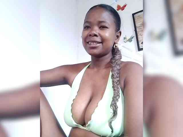 Sayrahsexy webcam