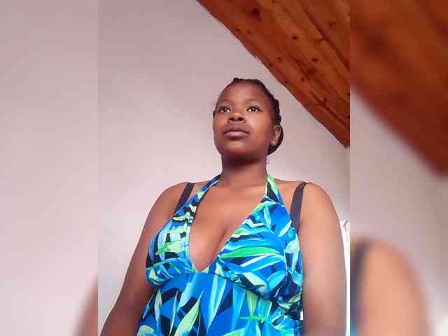 Modèle: Sayrahsexy