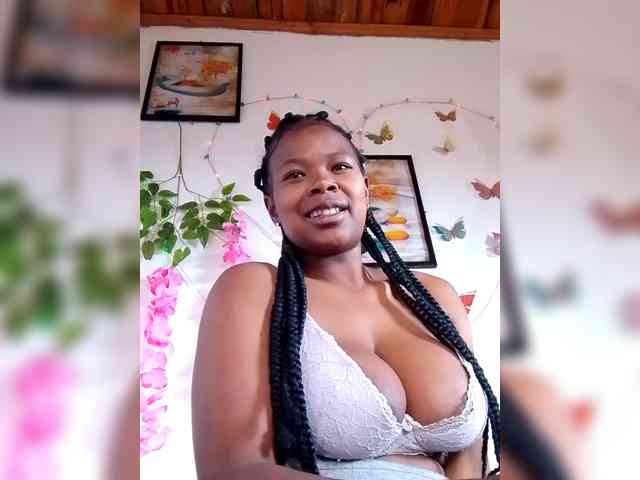 Modèle: Sayrahsexy