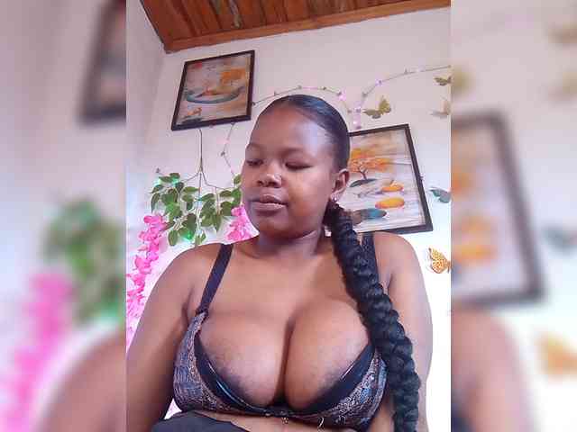 Sayrahsexy webcam