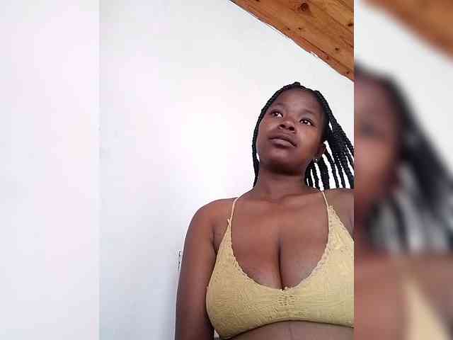 Modèle: Sayrahsexy