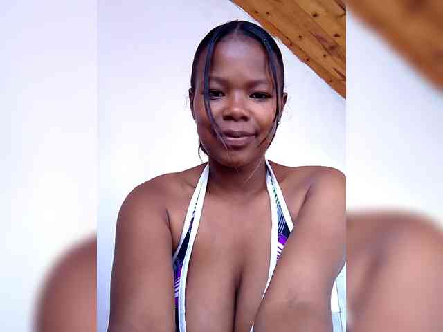 Modèle: Sayrahsexy