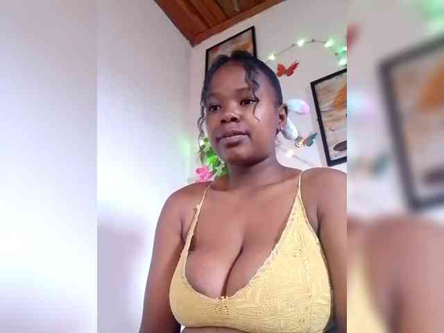 Modèle: Sayrahsexy