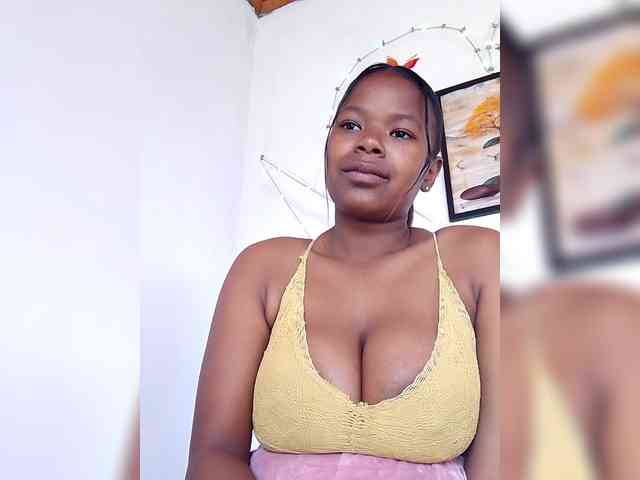 Modèle: Sayrahsexy