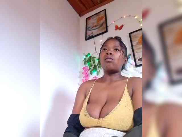 Modèle: Sayrahsexy