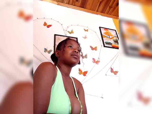 Sayrahsexy webcam