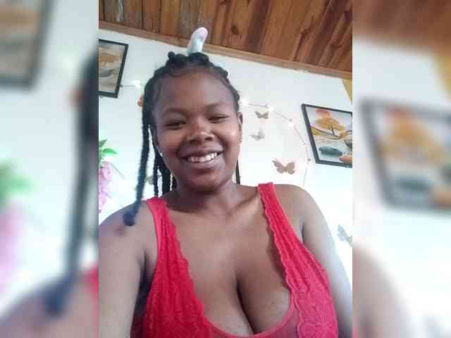 Modèle: Sayrahsexy
