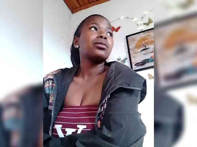 Sayrahsexy webcam