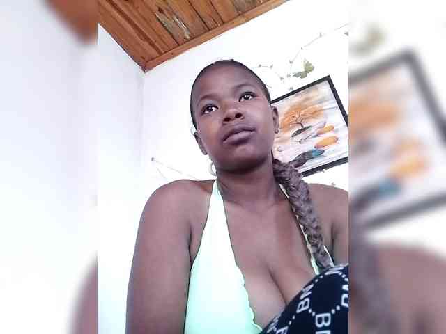Sayrahsexy webcam
