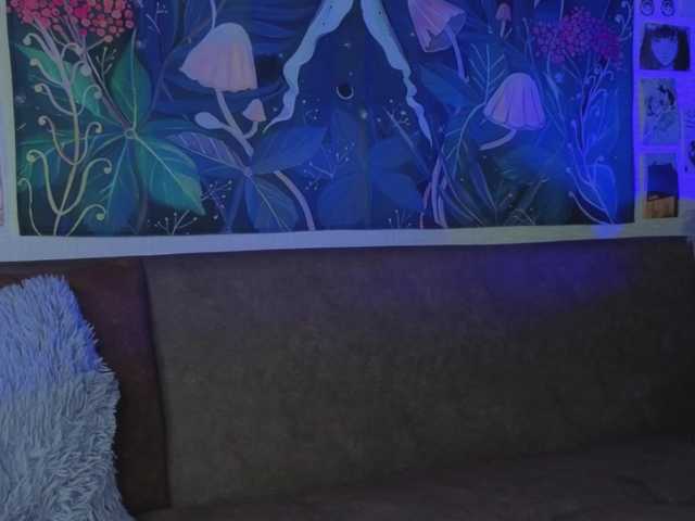 PeacchyPawss live webcam show
