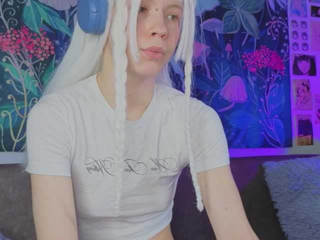 PeacchyPawss live cam on BongaCams
