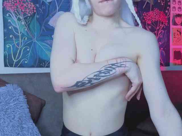 PeacchyPawss webcam