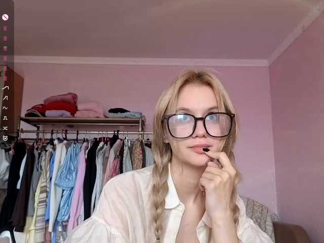 LeilaGerveler live cam on BongaCams