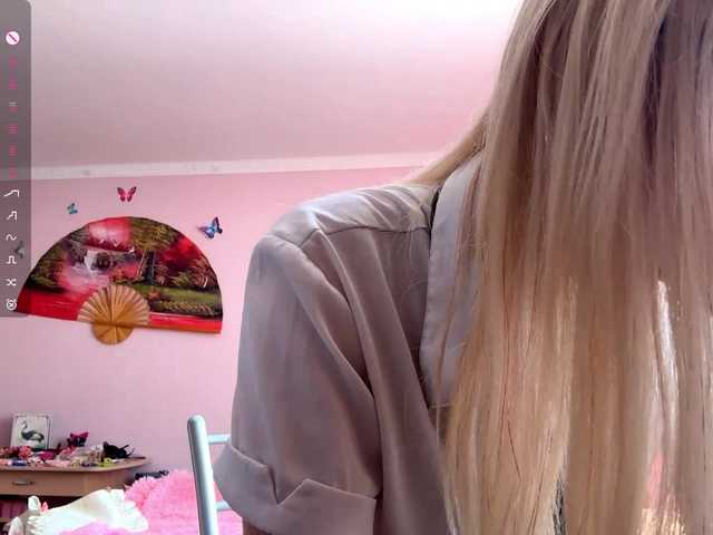 LeilaGerveler live cam on BongaCams