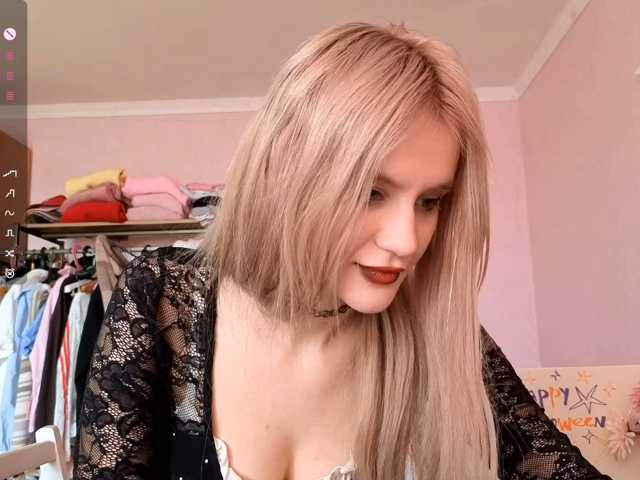 Melissablow live cam on BongaCams