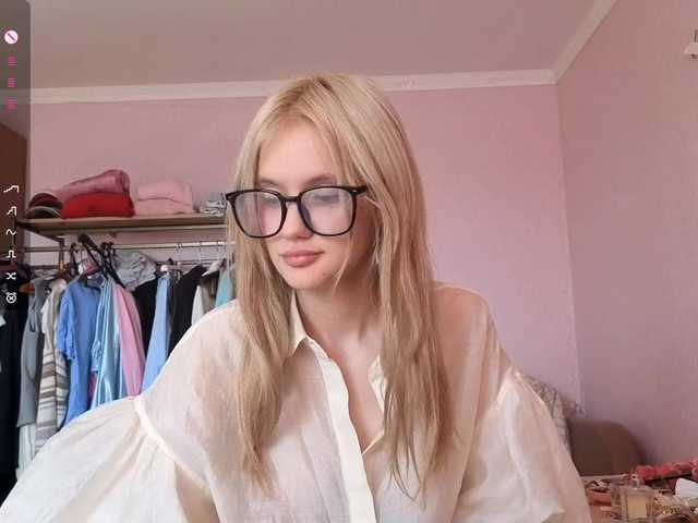 LeilaGerveler live cam on BongaCams