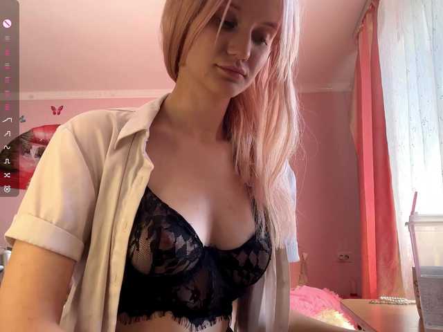 LeilaGerveler live cam on BongaCams