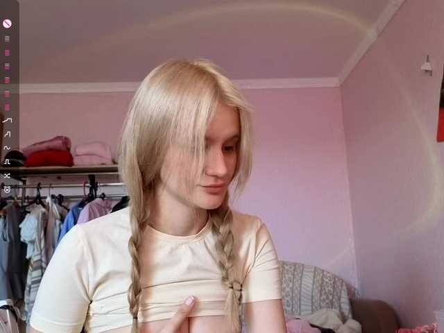 LeilaGerveler live cam on BongaCams