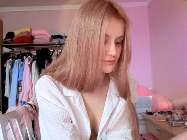 LeilaGerveler live cam on BongaCams