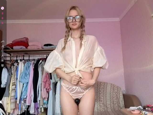 LeilaGerveler live cam on BongaCams