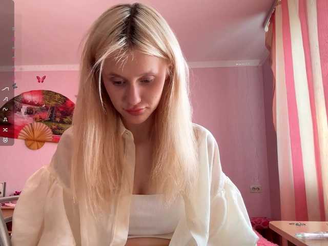 LeilaGerveler live cam on BongaCams