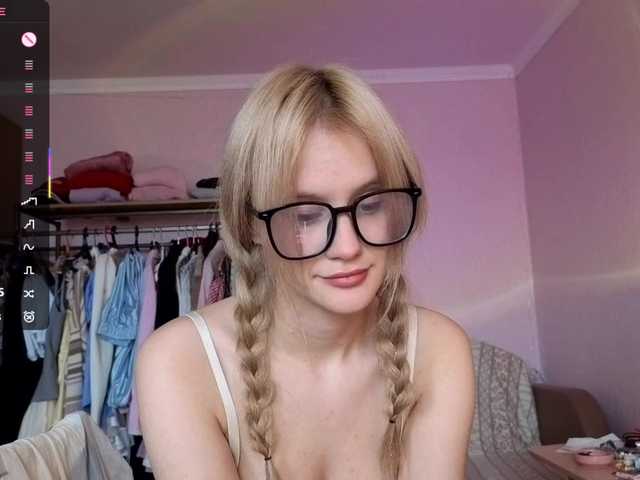 LeilaGerveler live cam on BongaCams