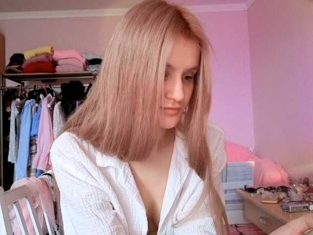 LeilaGerveler live cam on BongaCams