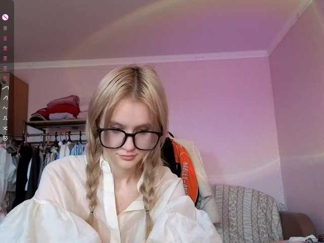 LeilaGerveler live cam on BongaCams