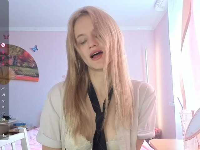 LeilaGerveler live cam on BongaCams