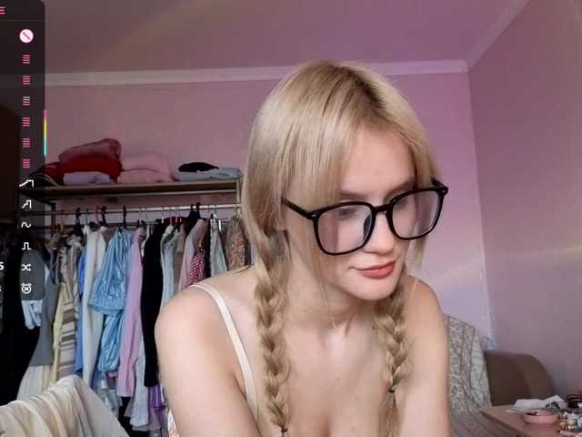 LeilaGerveler live cam on BongaCams