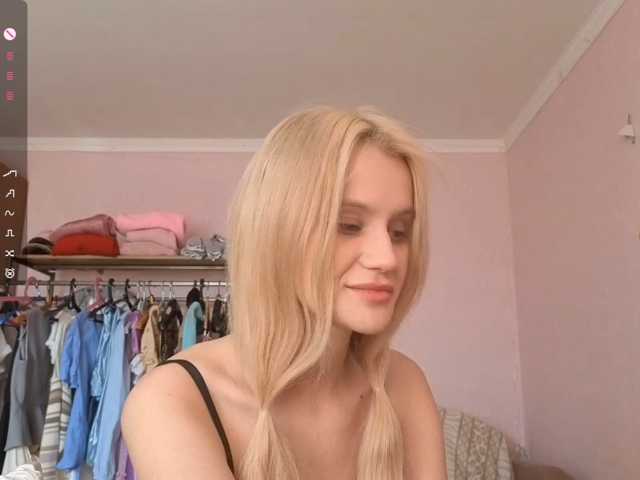 LeilaGerveler live cam on BongaCams